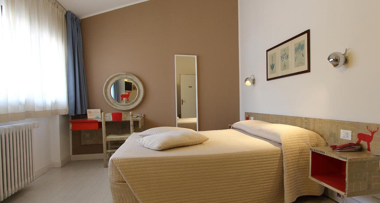 Hotel Giardino Breno Bagian luar foto
