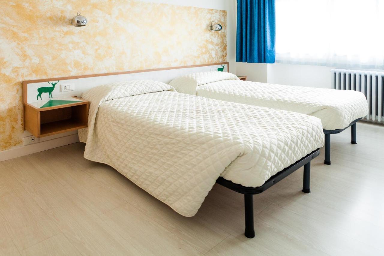 Hotel Giardino Breno Bagian luar foto