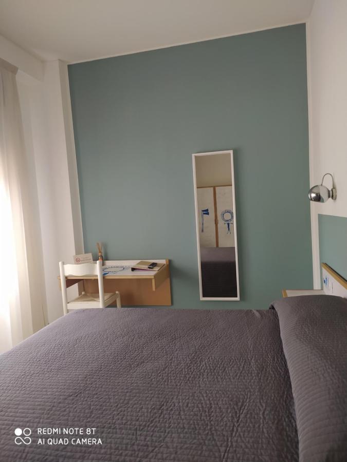 Hotel Giardino Breno Bagian luar foto