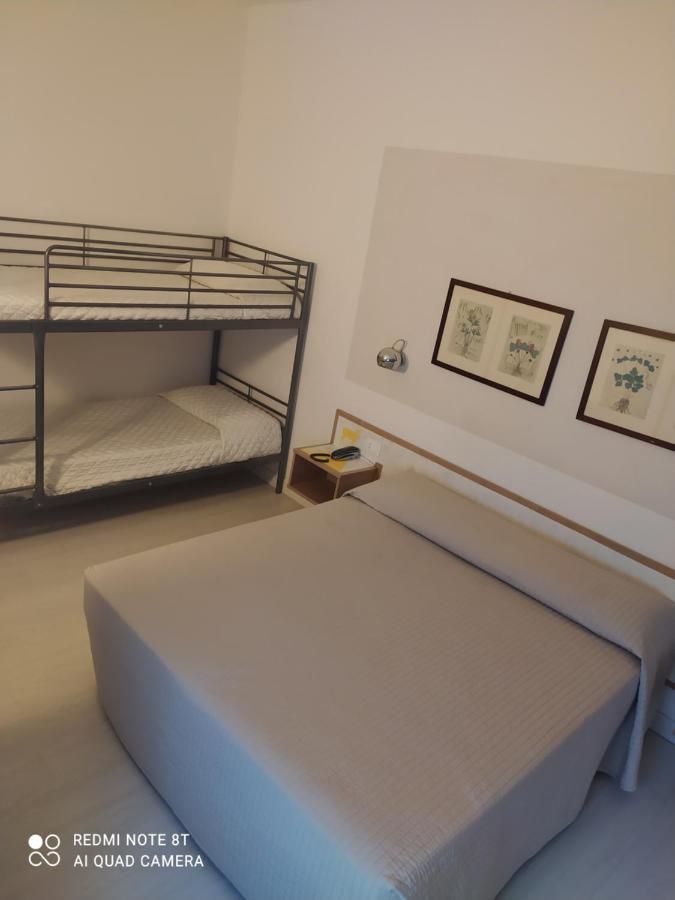 Hotel Giardino Breno Bagian luar foto
