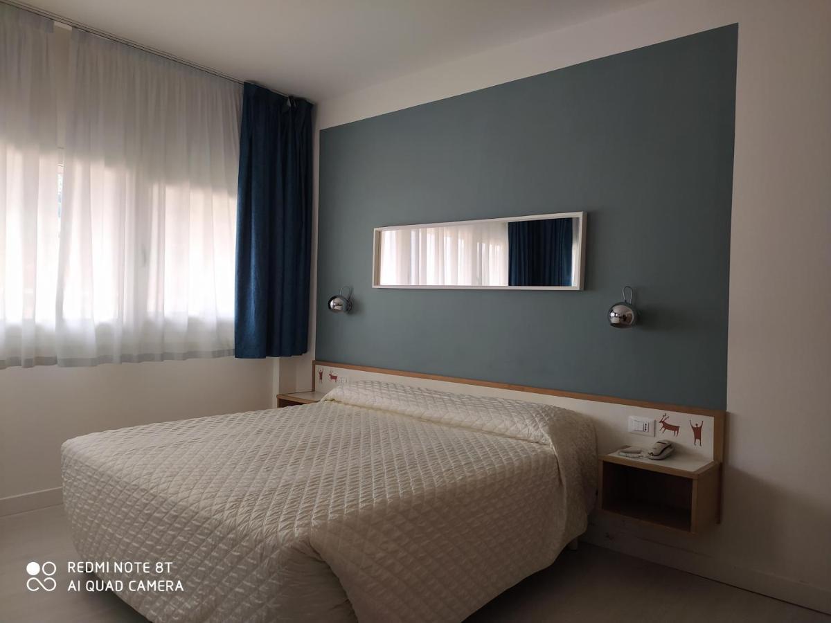Hotel Giardino Breno Bagian luar foto