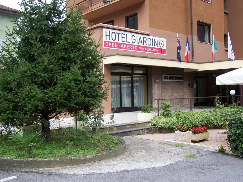 Hotel Giardino Breno Bagian luar foto
