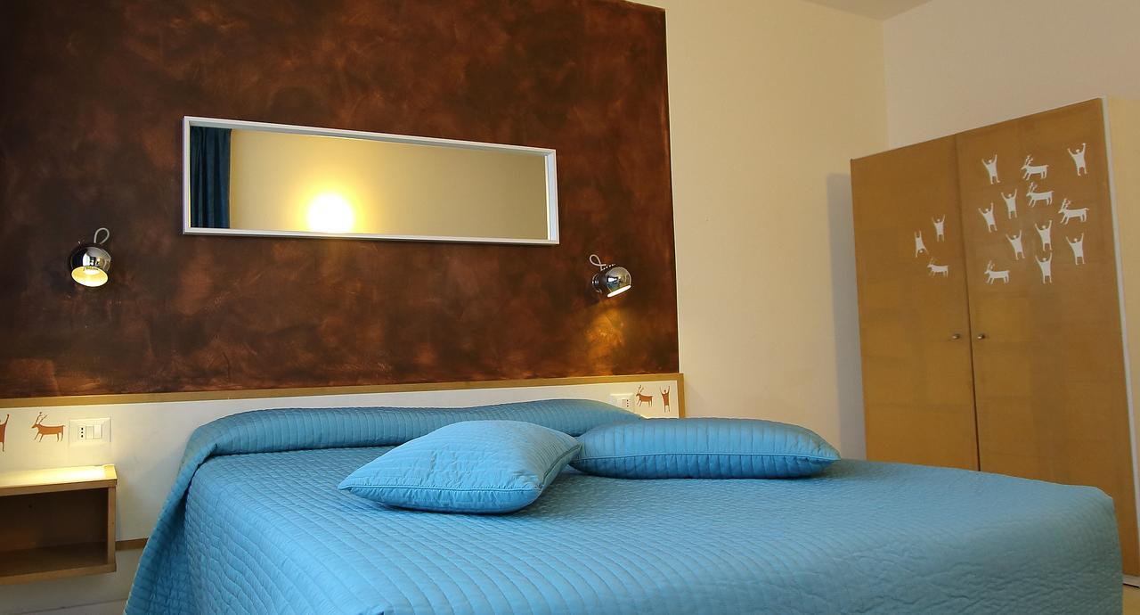 Hotel Giardino Breno Bagian luar foto