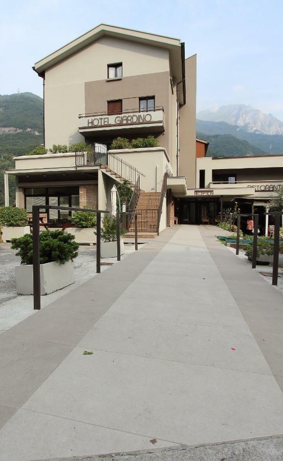 Hotel Giardino Breno Bagian luar foto